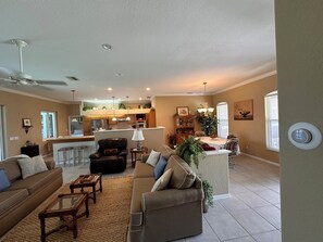 Smart TV, books - EPIC VIEWS! HUGE DOCK! Direct Salt Water Access - Water Front & Peaceful (Cape Coral)