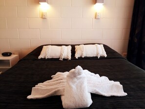 Chambre Double Familiale, vue jardin | Décoration personnalisée, ameublement personnalisé