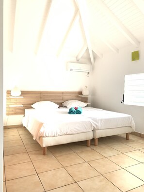 3 chambres, fer et planche à repasser, Wi-Fi, draps fournis