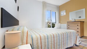 4 Schlafzimmer, Bügeleisen/Bügelbrett, kostenloses WLAN