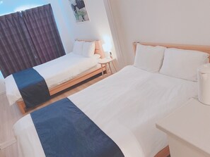 Desk, blackout curtains, soundproofing, free WiFi - European House Reisen (Fukuoka)