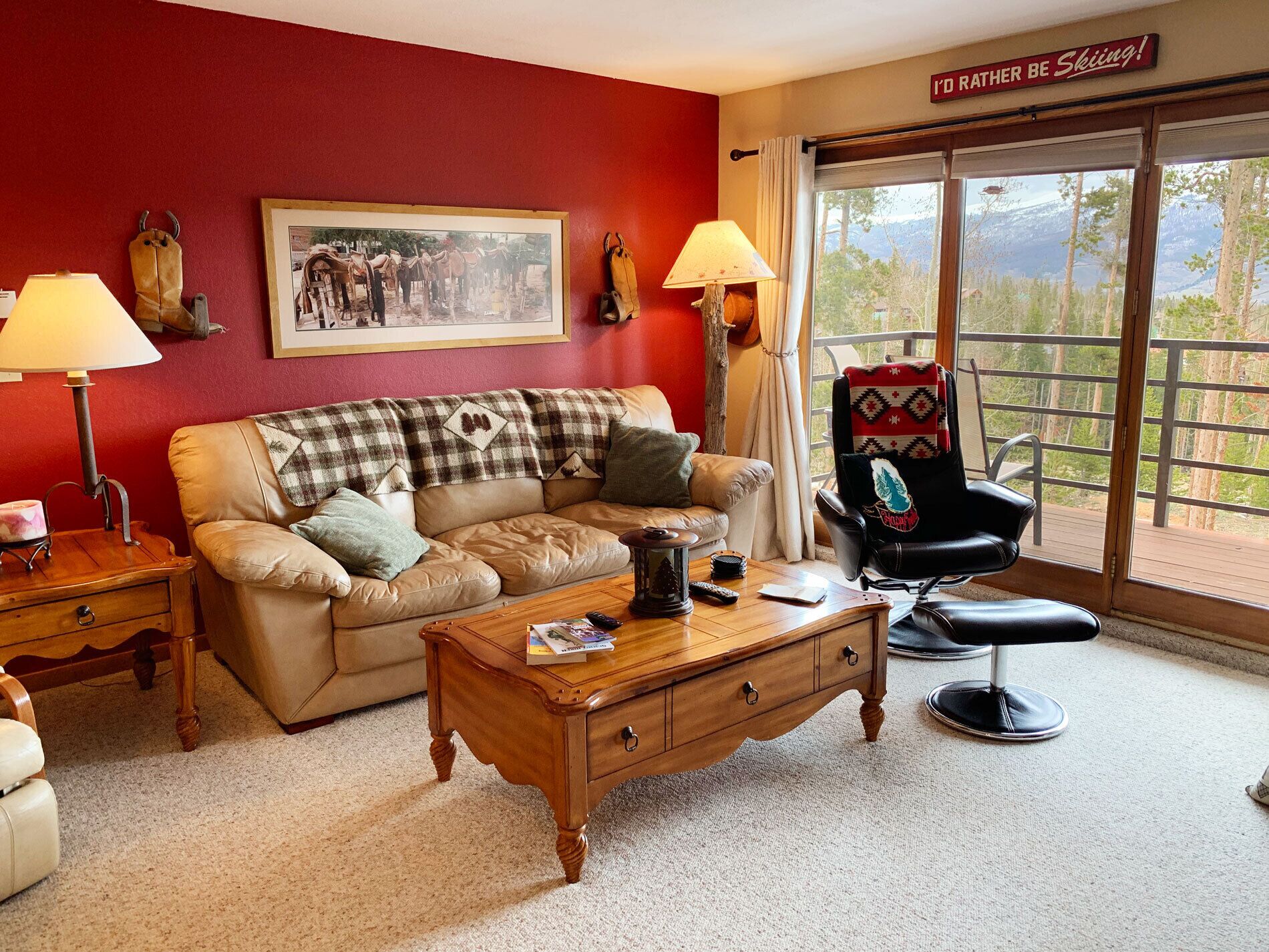 Smart-TV, Kamin, DVD-Player, Tischtennisplatte