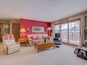 Smart TV, fireplace, DVD player, ping pong