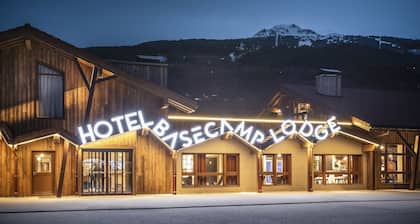 HOTEL BASE CAMP LODGE, THE place to be !