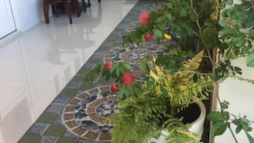 Khuôn viên nơi lưu trú