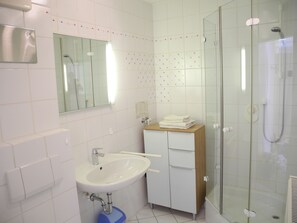 Handtücher, Seife, Toilettenpapier