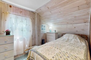 2 habitaciones, tabla de planchar con plancha, internet y ropa de cama