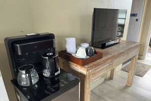 Blackout drapes, bed sheets - Batur Sunrise Guesthouse (Kintamani)