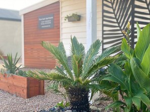 Exterior detail - Prom Coast 1~ Cosy beach life, stroll to the beach (Sandy Point)