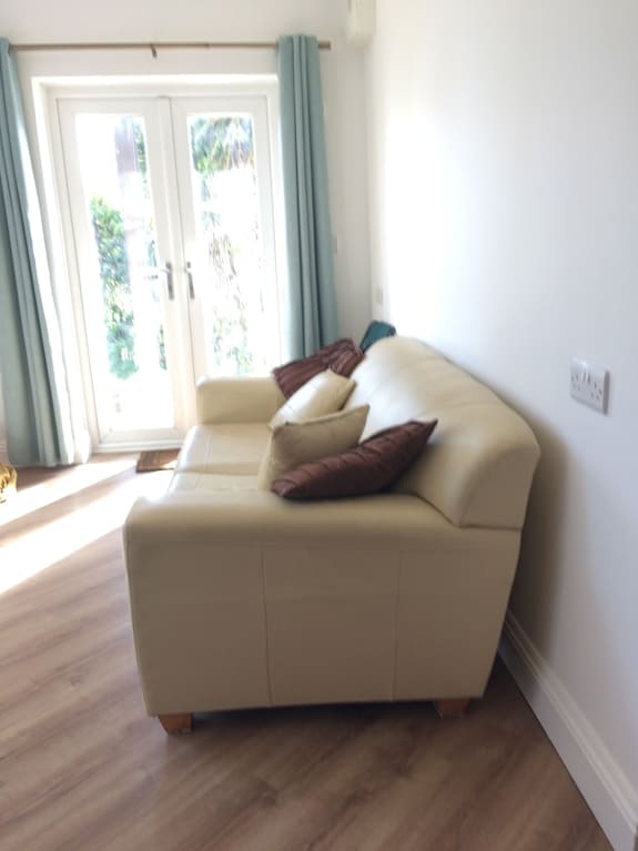 New Forest Cliff Top Apartment By The Sea With Distant View Of The Needles - New Milton