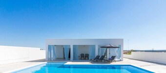 Luxury Villa in Seville Countryside. Villa M&J Holiday Home