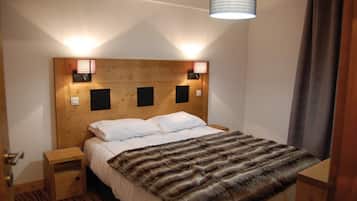 1 slaapkamer, een strijkplank/strijkijzer, wifi (toeslag), beddengoed