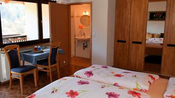 1 Schlafzimmer, Reisekinderbett, WLAN, BettwÀsche