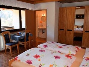 1 Schlafzimmer, Reisekinderbett, WLAN, Bettwäsche