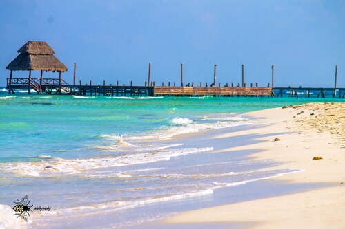 Downtown comfy, well stocked 1 bedroom condo in the heart of Isla Mujeres!