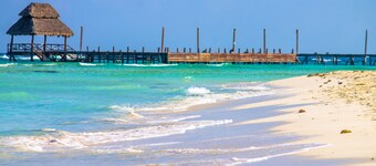 Downtown comfy, well stocked 1 bedroom condo in the heart of Isla Mujeres!