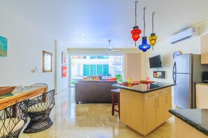 Interior - Downtown comfy, well stocked 1 bedroom condo in the heart of Isla Mujeres! (Isla Mujeres)