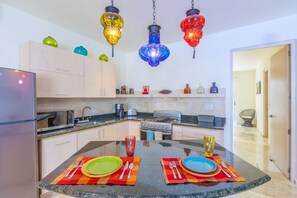 Fridge, microwave, stovetop, coffee/tea maker - Downtown comfy, well stocked 1 bedroom condo in the heart of Isla Mujeres! (Isla Mujeres)