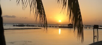 Downtown comfy, well stocked 1 bedroom condo in the heart of Isla Mujeres!