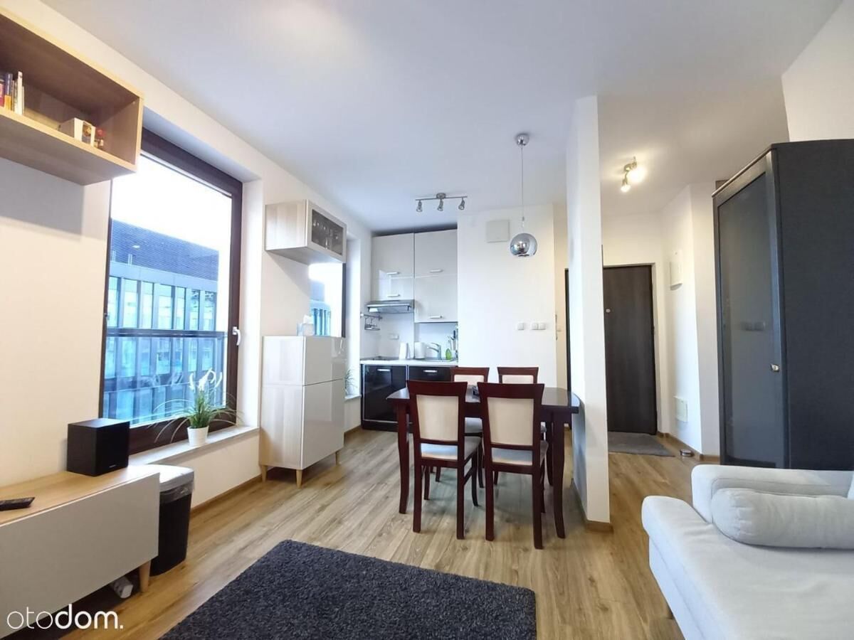Deluxe Apartment, 1 Bedroom, Non Smoking, Tower | 2 bedrooms, hypo-allergenic bedding, individually decorated