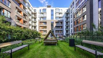 Deluxe Apartment, 1 Bedroom, Non Smoking, Tower | Garden view