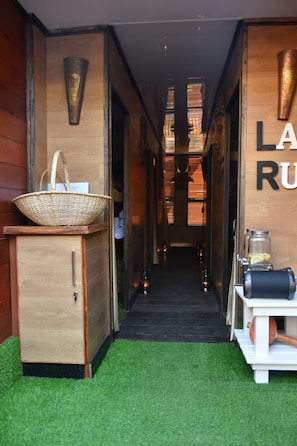 双人护理室、热石按摩、深层组织按摩、按摩服务