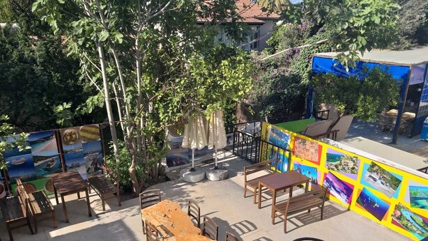 Living area - TURUNÇ HOSTEL CAFE (Fethiye)