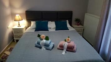 2 bedrooms, iron/ironing board, free WiFi, bed sheets