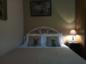 2 bedrooms, iron/ironing board, free WiFi, bed sheets - Luxury Villa Thea (Volos)