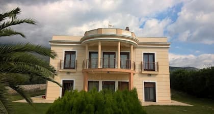 Luxury Villa Thea