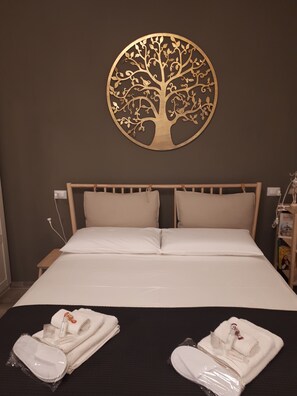 1 bedroom, iron/ironing board, travel cot, free WiFi - GELSO HOME ... emotions in the heart of Naples ... (Napoli)