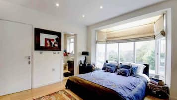 6 bedrooms