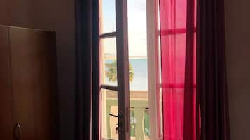 Panoramic Apartment, Kitchen, Ocean View | Balcony