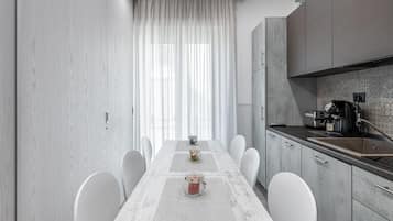 Kühlschrank, Mikrowelle