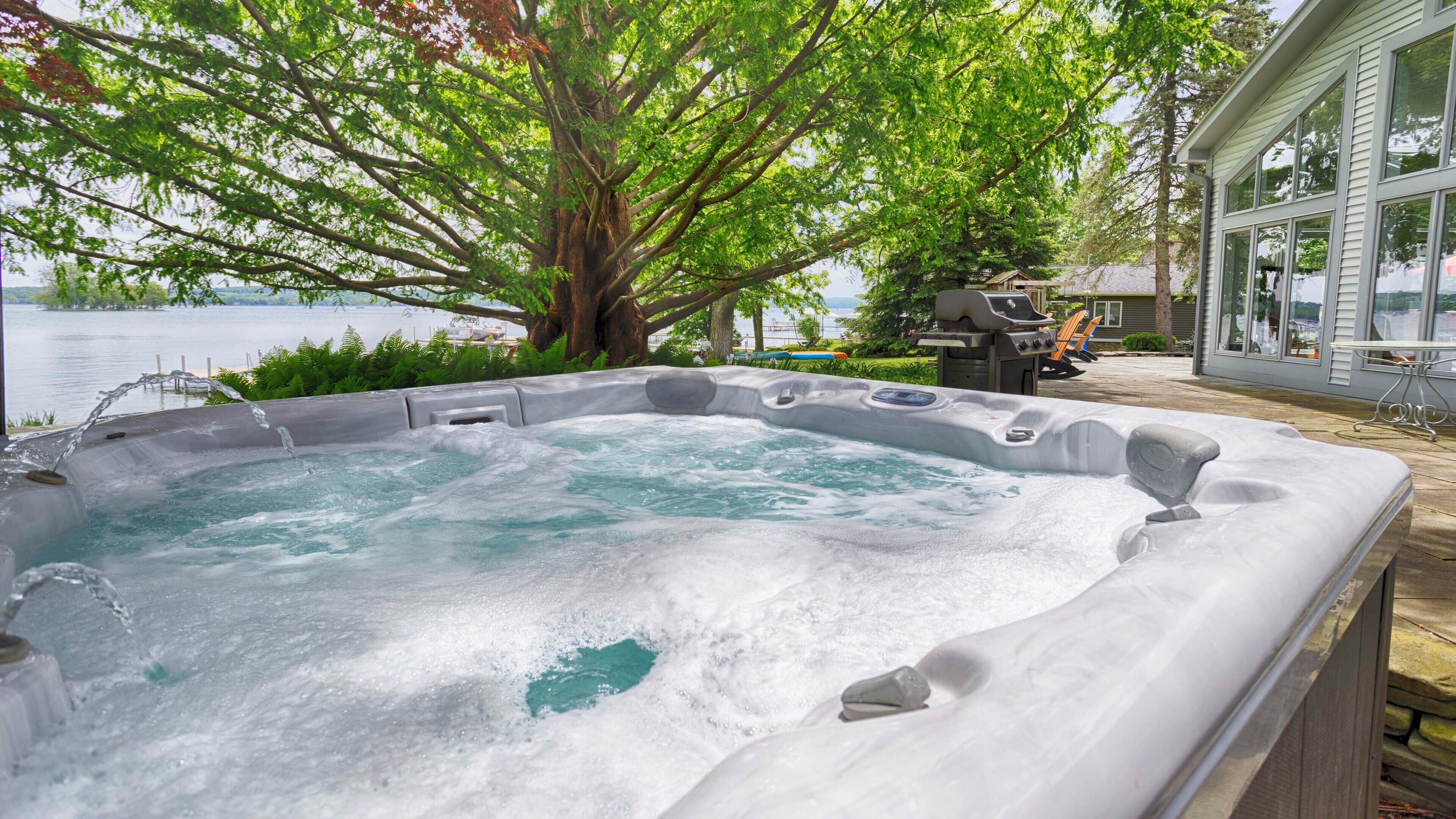 Bain à remous extérieur