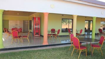 Breakfast, lunch, dinner served; local and international cuisine