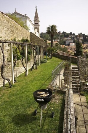 BBQ/picnic Area - Holiday Home Amazing view (Piran)