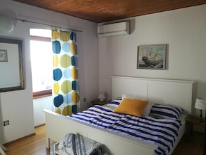 House, 2 Bedrooms, Terrace