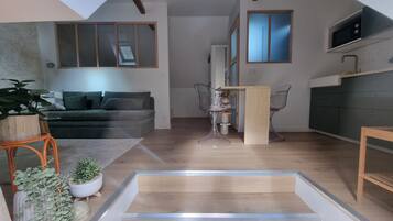 Télévision, table de tennis de table