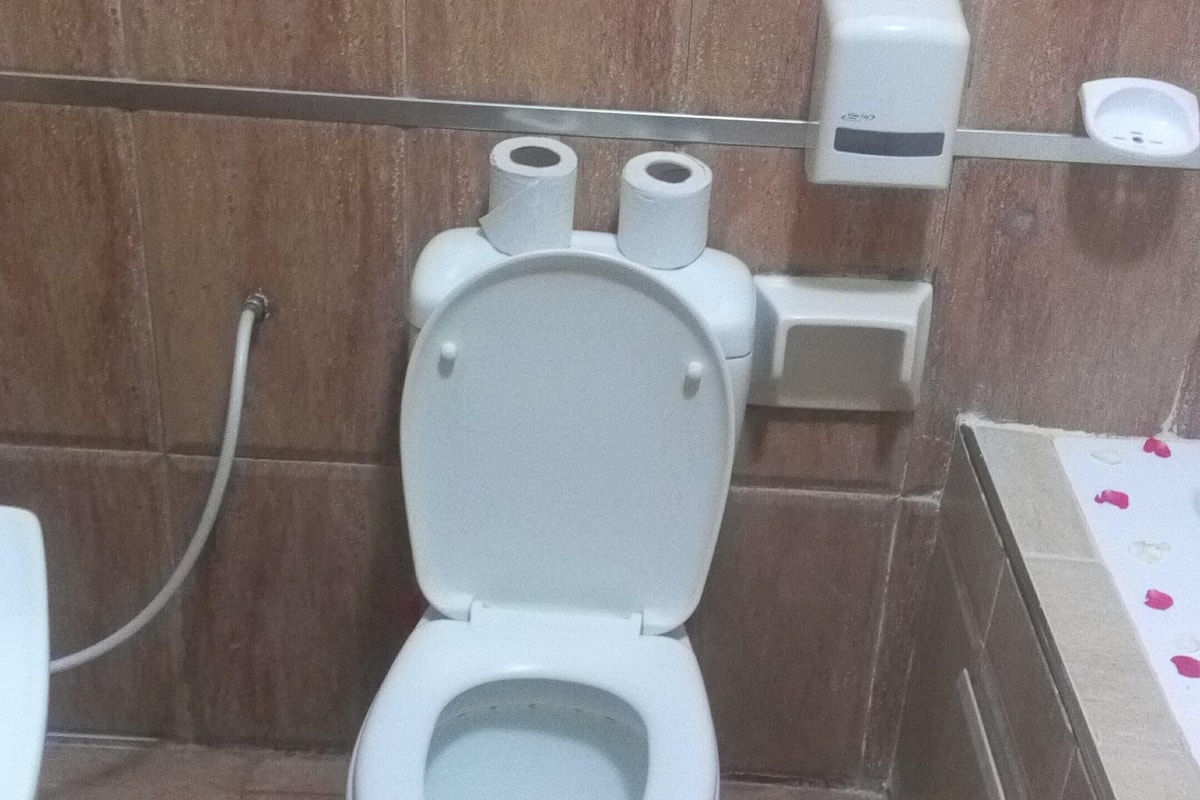 deluxe double room | bathroom | hydromassage showerhead, hair dryer, bathrobes, slippers