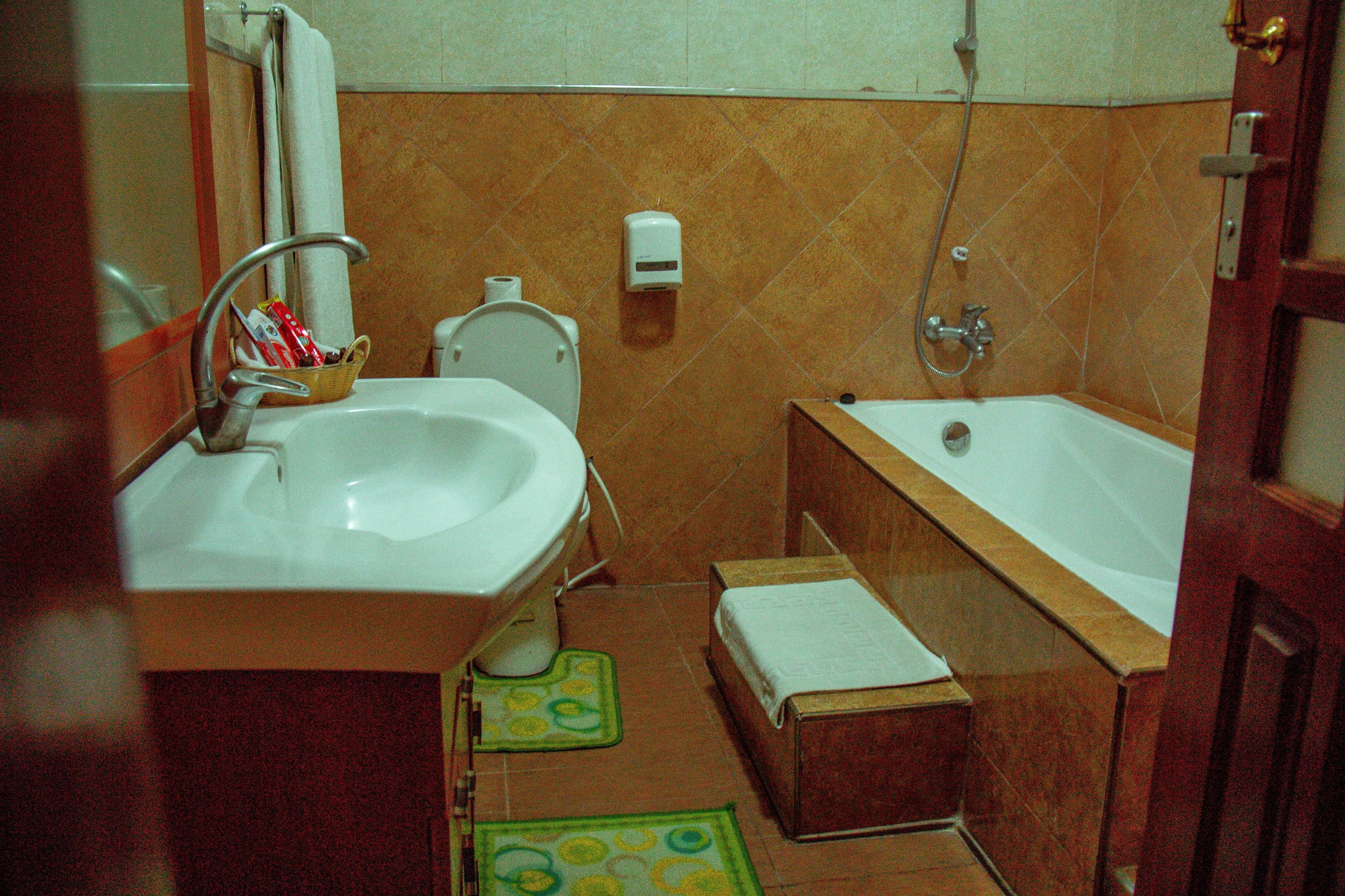 superior double or twin room, 1 bedroom, garden view | minibar, in-room safe, individually decorated, individually furnished