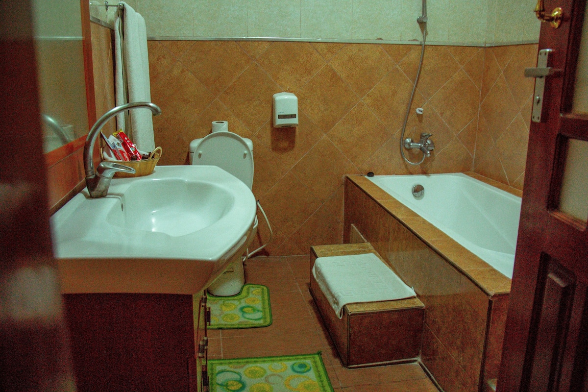 superior double or twin room, 1 bedroom, garden view | minibar, in-room safe, individually decorated, individually furnished