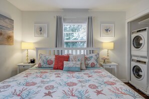 2 bedrooms, iron/ironing board, WiFi, bed sheets - Perfect 2 BR Condo in Princeton w Parking  (PRINCETON)