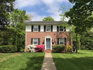 Exterior - Perfect 2 BR Condo in Princeton w Parking  (PRINCETON)