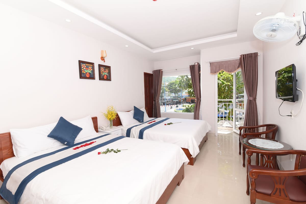 Deluxe Quadruple Room