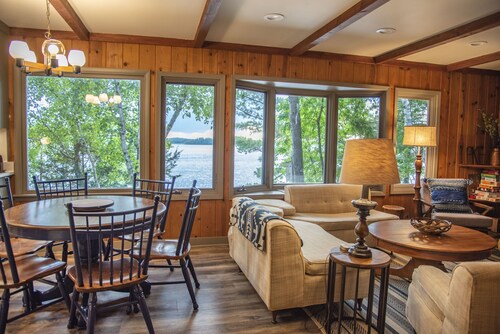 Beautifully Updated Cabin on Pristine Lake Alexander