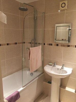 Apartment | Bilik Mandi