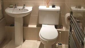 Apartment | Bathroom - Burgess Park (London)