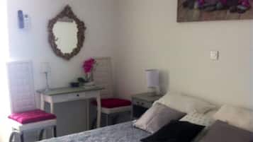 1 chambre, chambres insonorisées, Wi-Fi, draps fournis