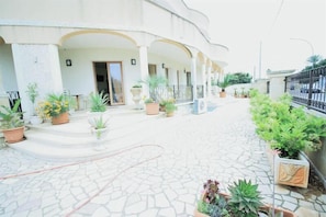 Entrada de la propiedad
